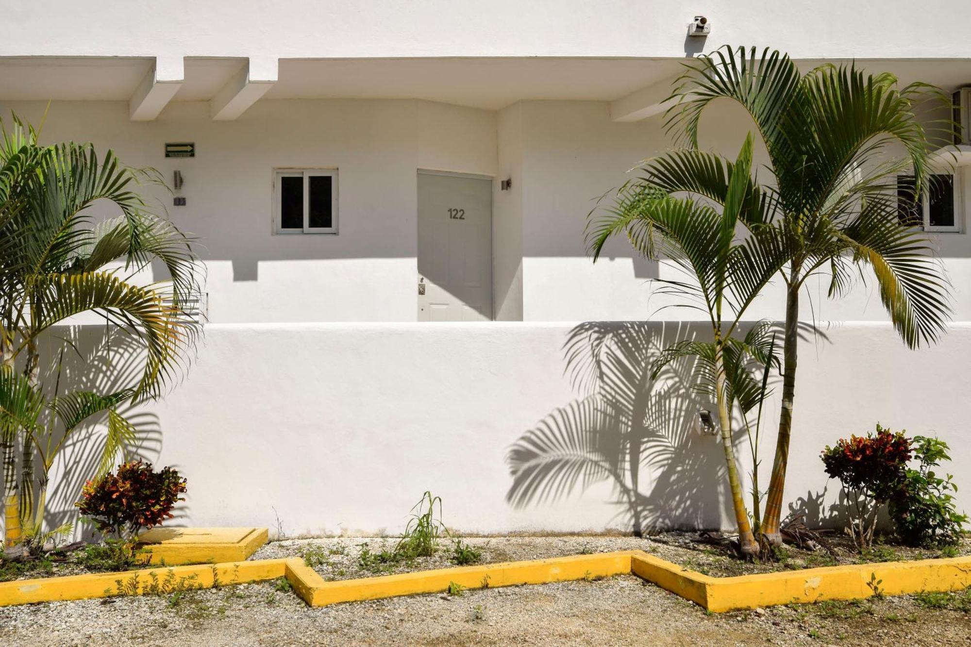 Pool, Near Marinas, Reefs, Family Fun, 2br Condo, Main Level Holiday home Cozumel