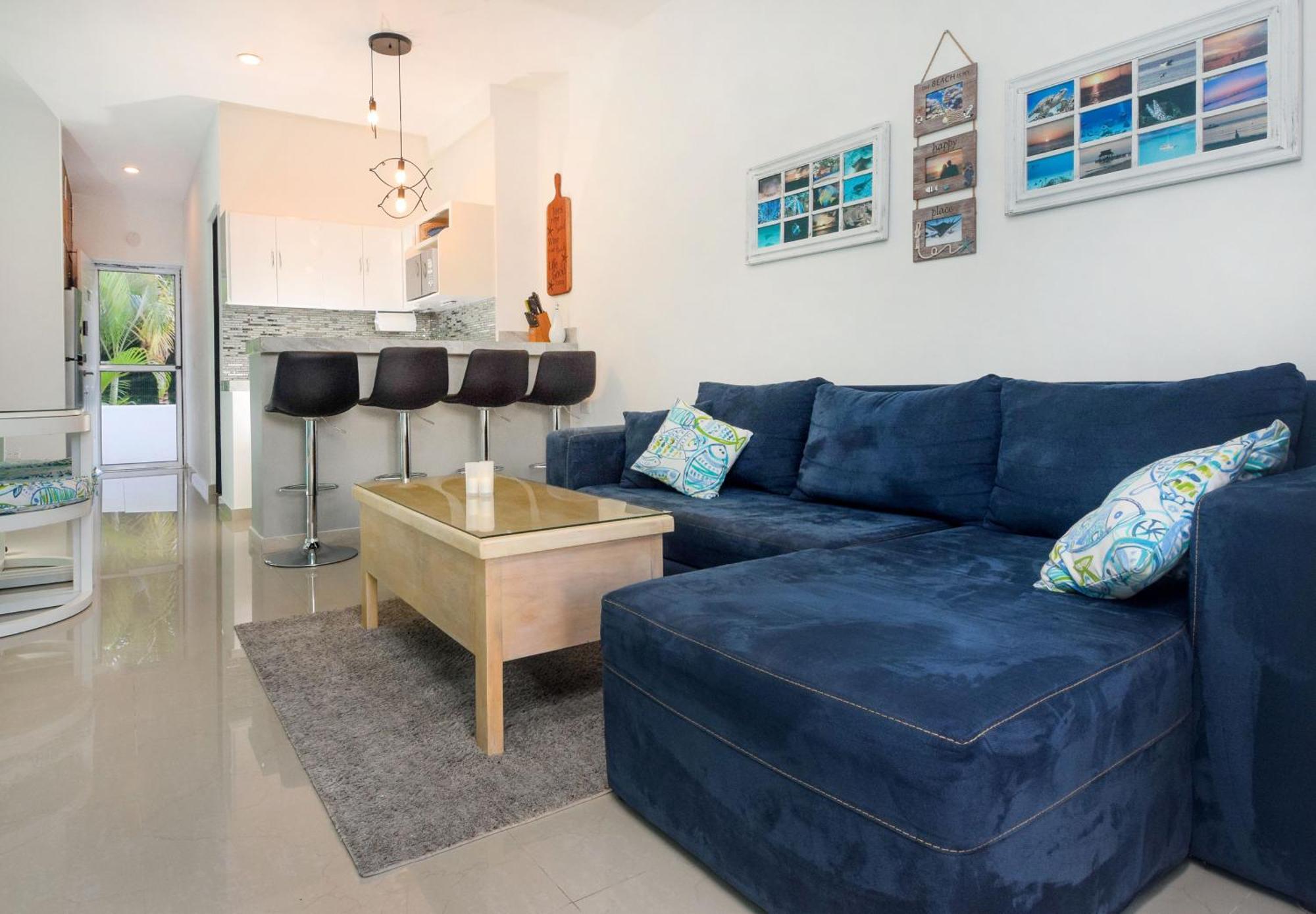 Pool, Near Marinas, Reefs, Family Fun, 2br Condo, Main Level Holiday home
