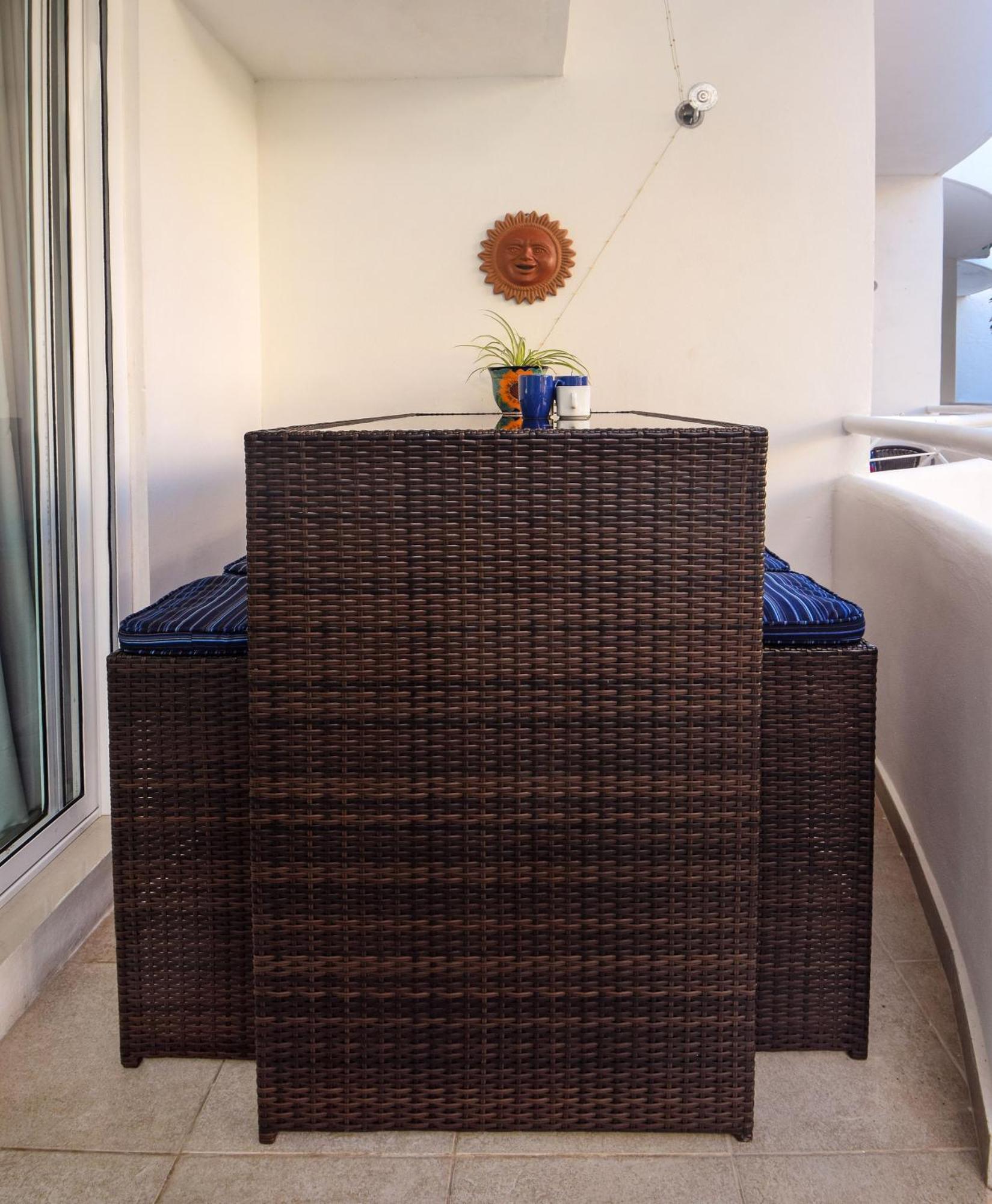 Pool, Near Marinas, Reefs, Family Fun, 2br Condo, Main Level Holiday home Cozumel
