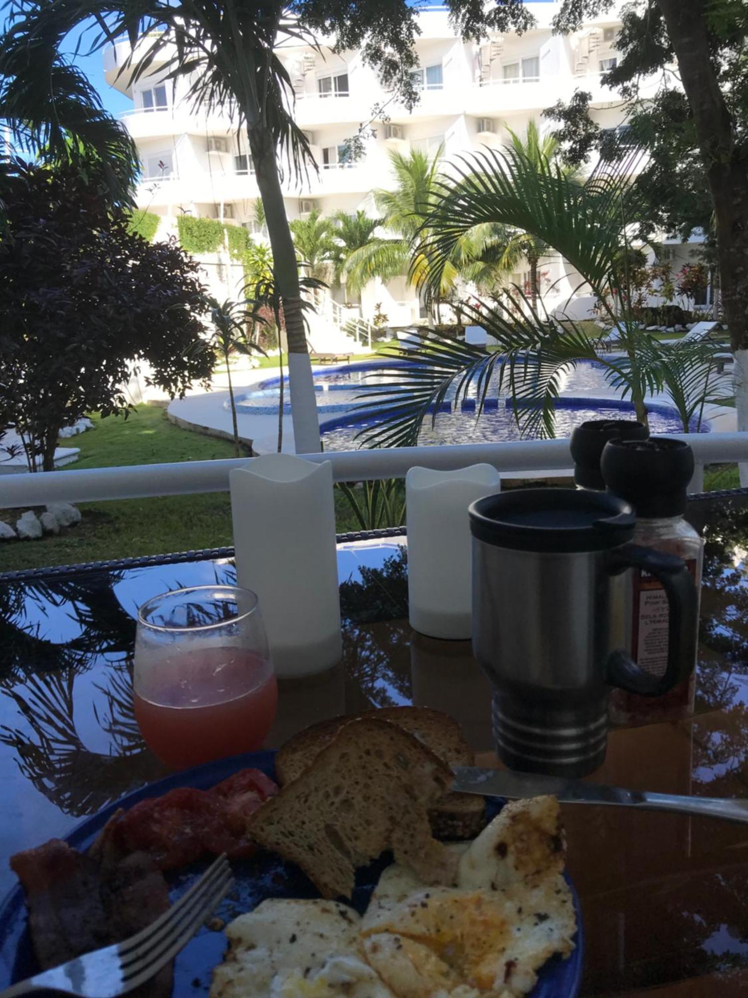 Holiday home Pool, Near Marinas, Reefs, Family Fun, 2br Condo, Main Level Cozumel