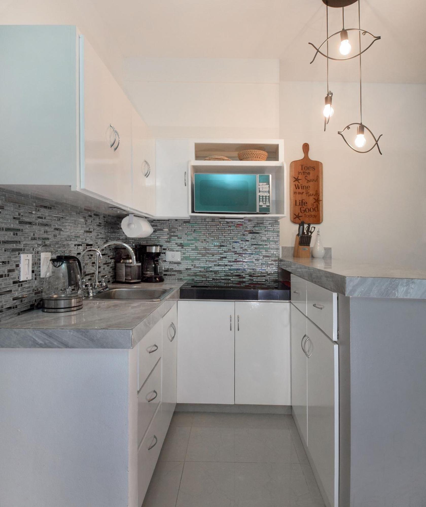 Pool, Near Marinas, Reefs, Family Fun, 2br Condo, Main Level