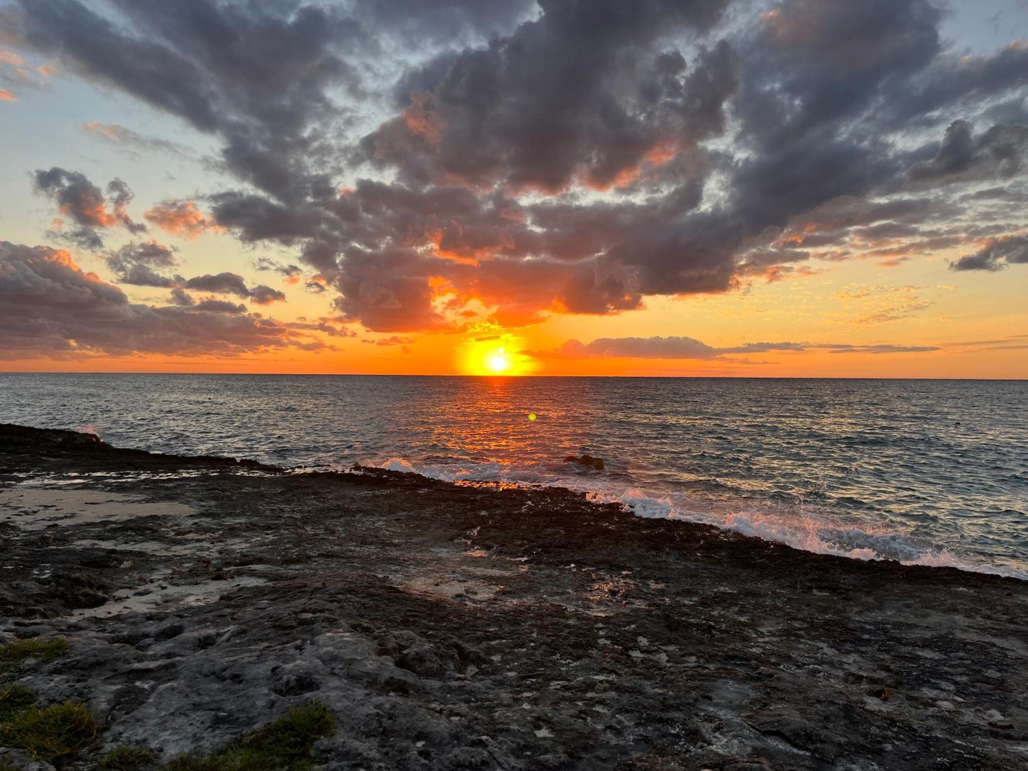 Pool, Near Marinas, Reefs, Family Fun, 2br Condo, Main Level * Cozumel