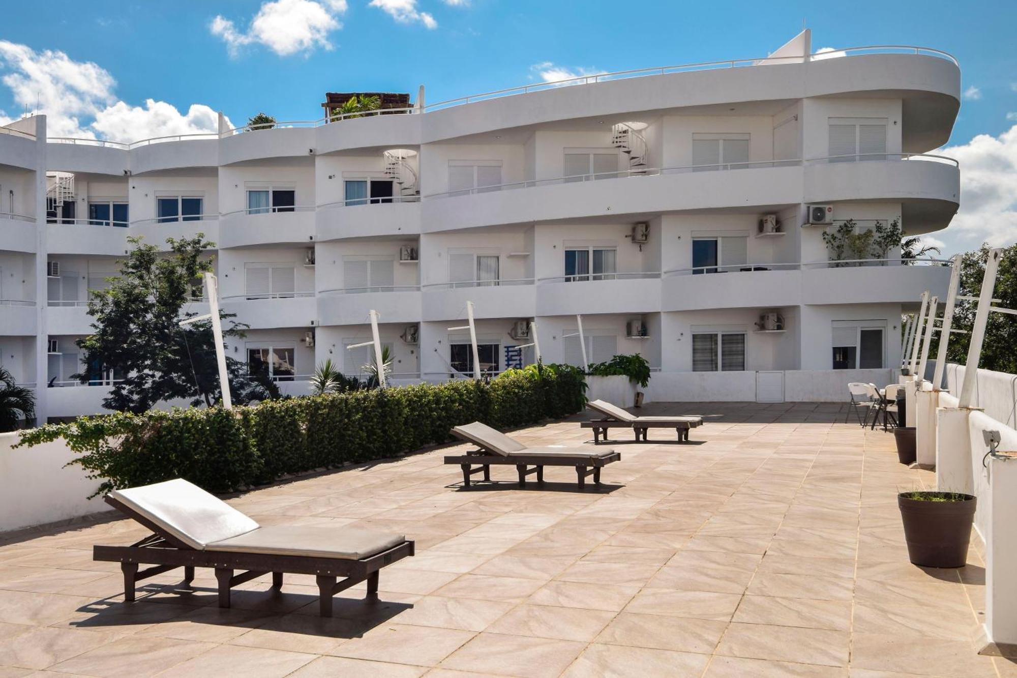 Holiday home Pool, Near Marinas, Reefs, Family Fun, 2br Condo, Main Level