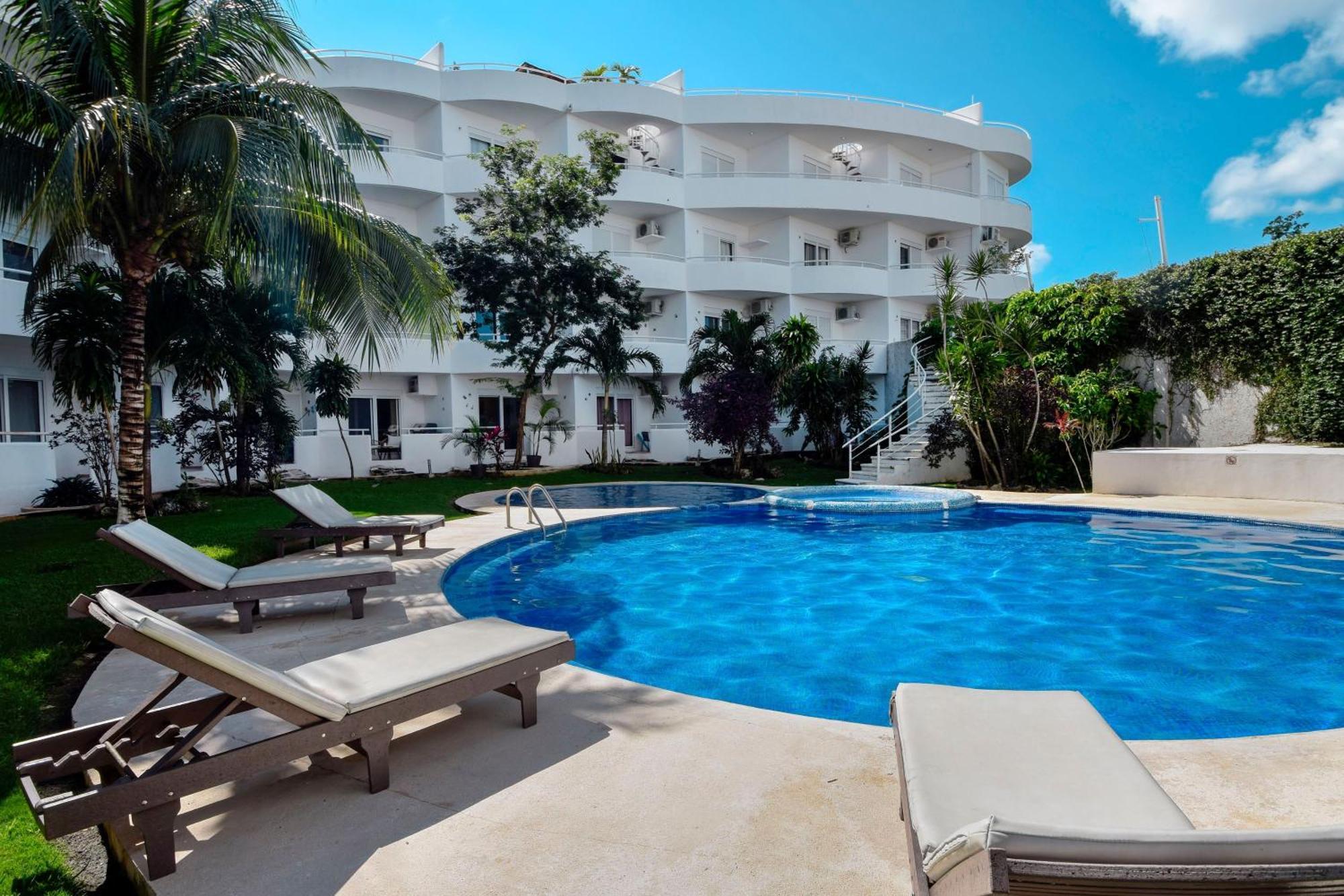 Pool, Near Marinas, Reefs, Family Fun, 2br Condo, Main Level Cozumel